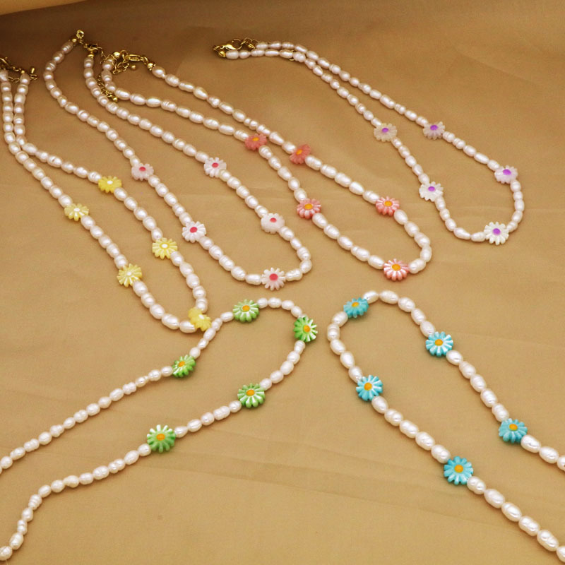 Picture of Korean Retro ins Niche Flower Baroque Natural Freshwater Pearl Necklace Women's European and American Light Luxury Simple Necklace