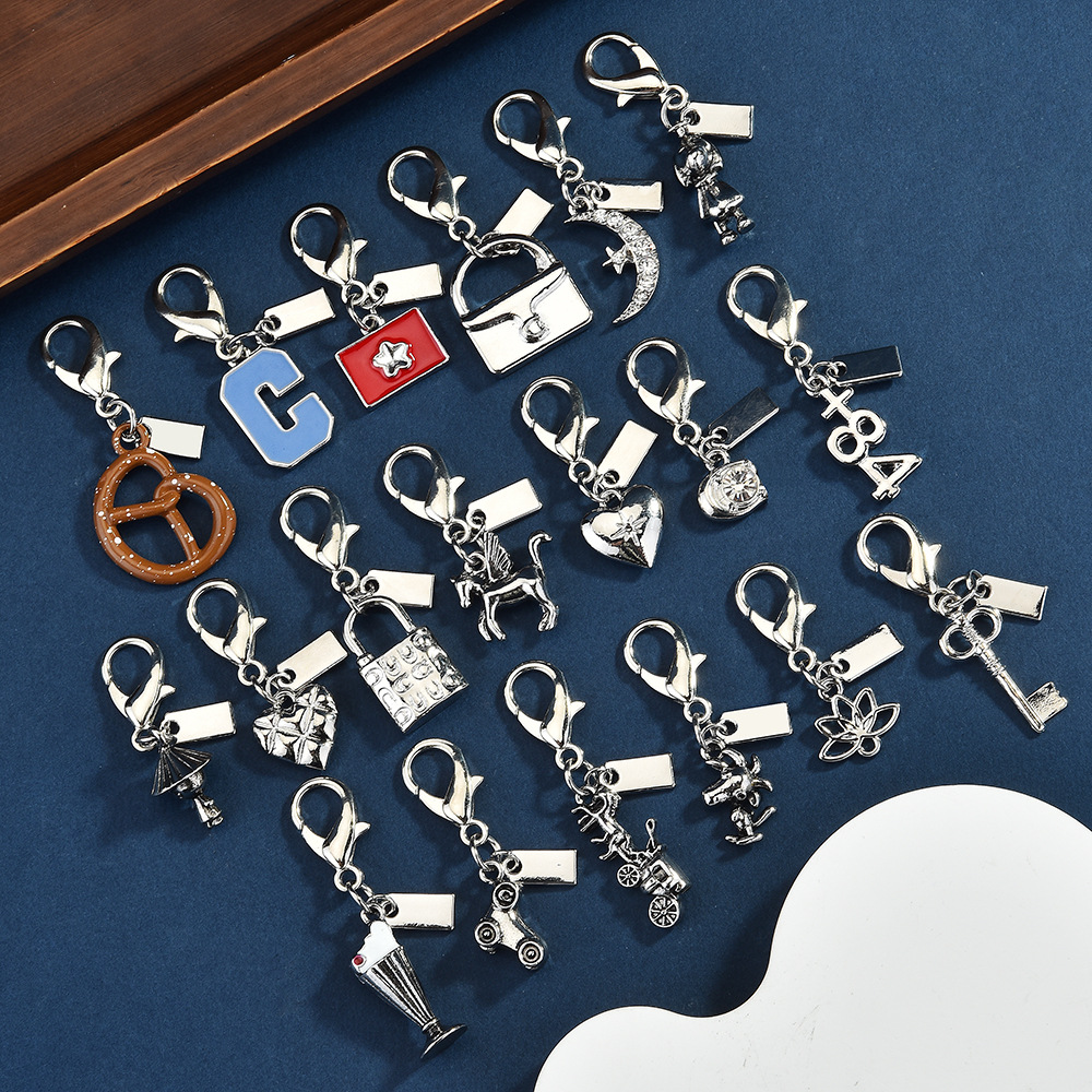 Newly Launched Love Heart Variety of Small Pendants Keychains Bag Pendants Women's Bag Accessories Exquisite Keychains Cross-Border Batch