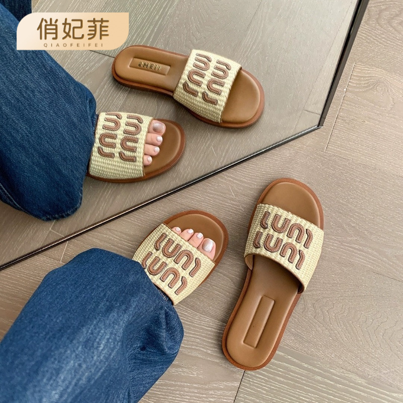 Midsummer Evening Wind ~ Amiu Vacation Woven Flat Bottom Beach Slippers Women's 2024 Summer Sandals and Slippers Wear Good-looking Shoes