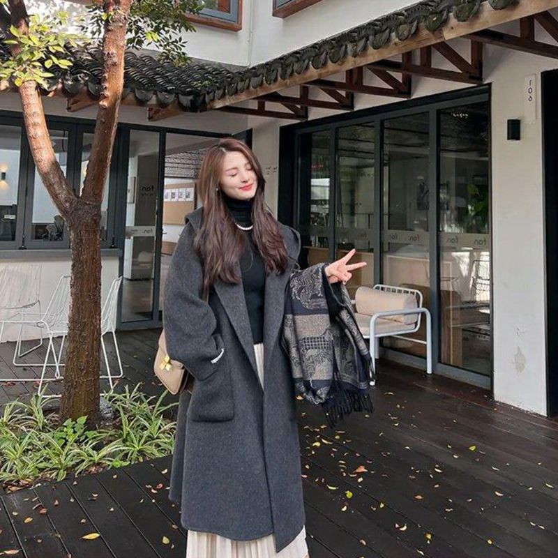 Picture of New Autumn and Winter Hepburn Style British Woolen Coat Mid-length Fashionable Horn Buckle Hooded Wool Woolen Coat