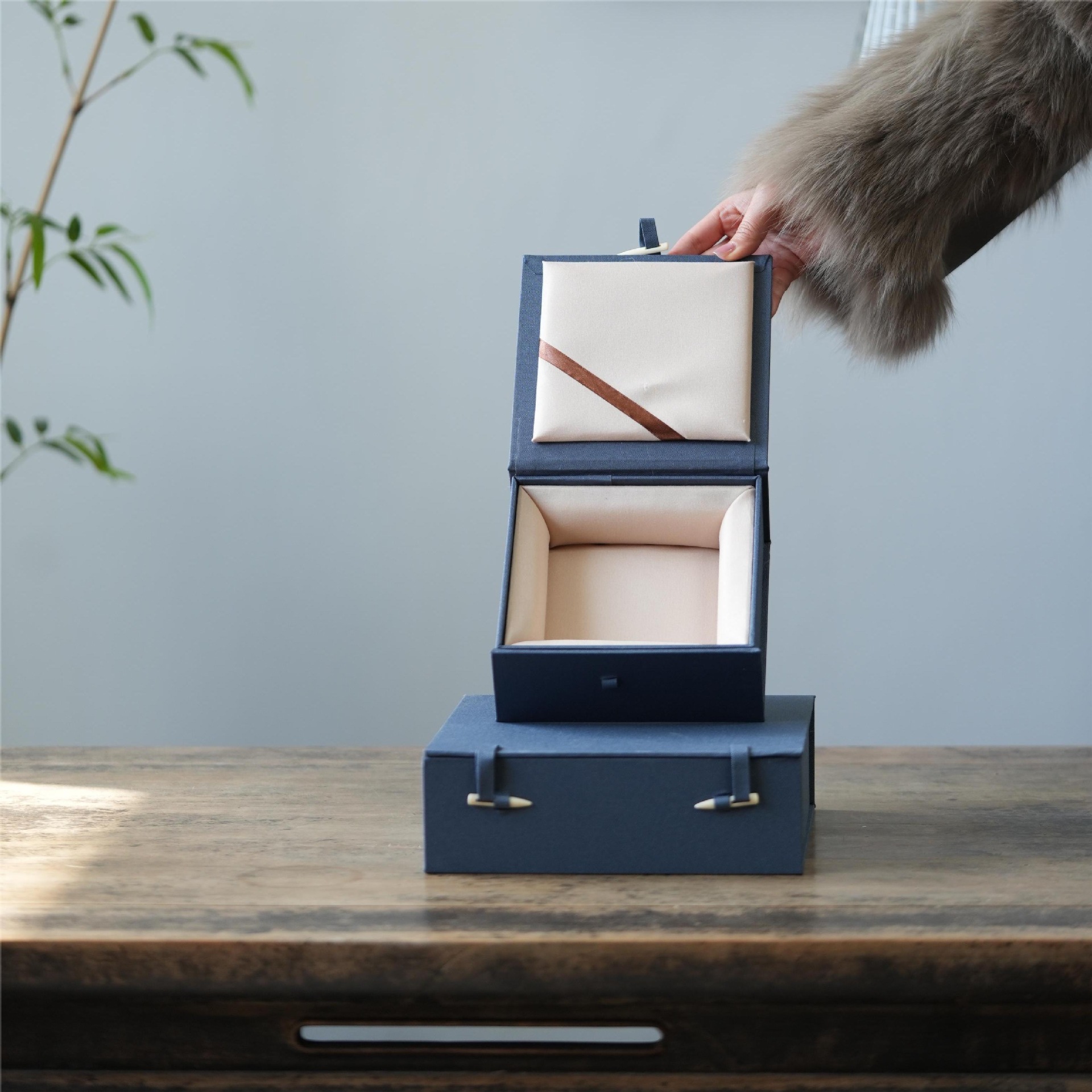 Gray Ceramic Dish Appreciation Box Silver Jade Hanging Plate Packaging Box Inkstone Brocade Box Square Flat Box Brocade Box