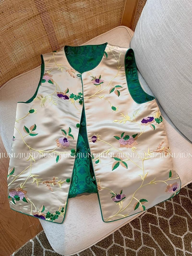New Chinese Style National Style Song Jin Pans Buckle Jacquard Vest Women's 2024 Spring and Autumn Retro Tang Coat Overlay Stacked Top