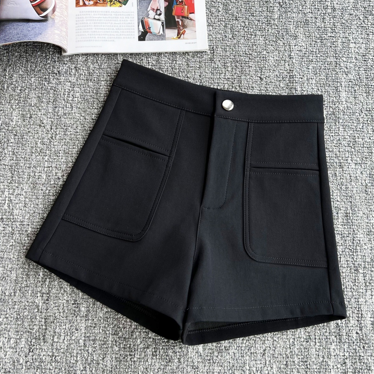 2025 Simple Autum New High-Waisted A-Line Shorts, Slim and Loose, Wide-Leg Pants for Outer Wear, Pear-Shaped Body Hot Pants
