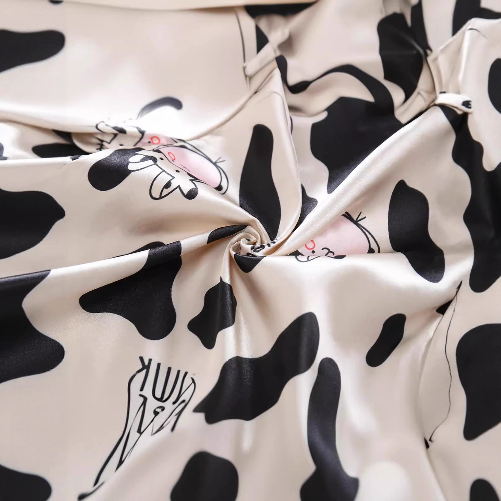 Picture of Aliexpress Girls Simulated Silk Pajamas 2024 New Children's Cute Home Clothes Cartoon Cow Thin Air Conditioning Clothes