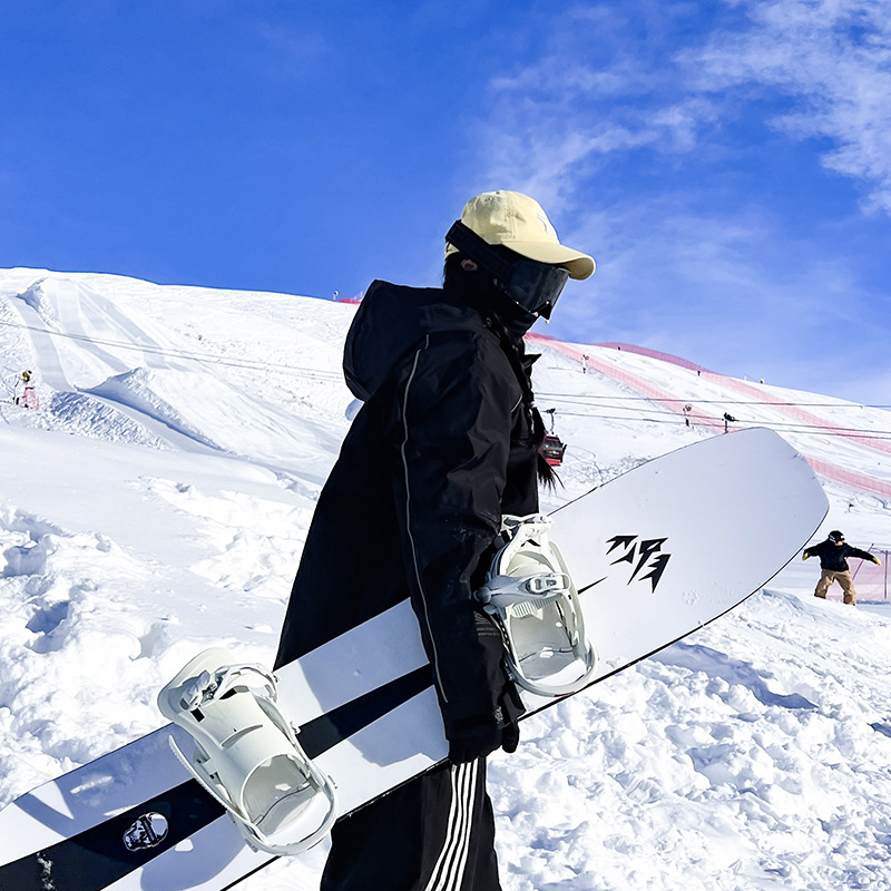 Picture of Ski Resort Rental Winter Waterproof Zipper Velcro Ski Suit for Men and Women Reflective Strip Warm Thickened Mountaineering Jacket