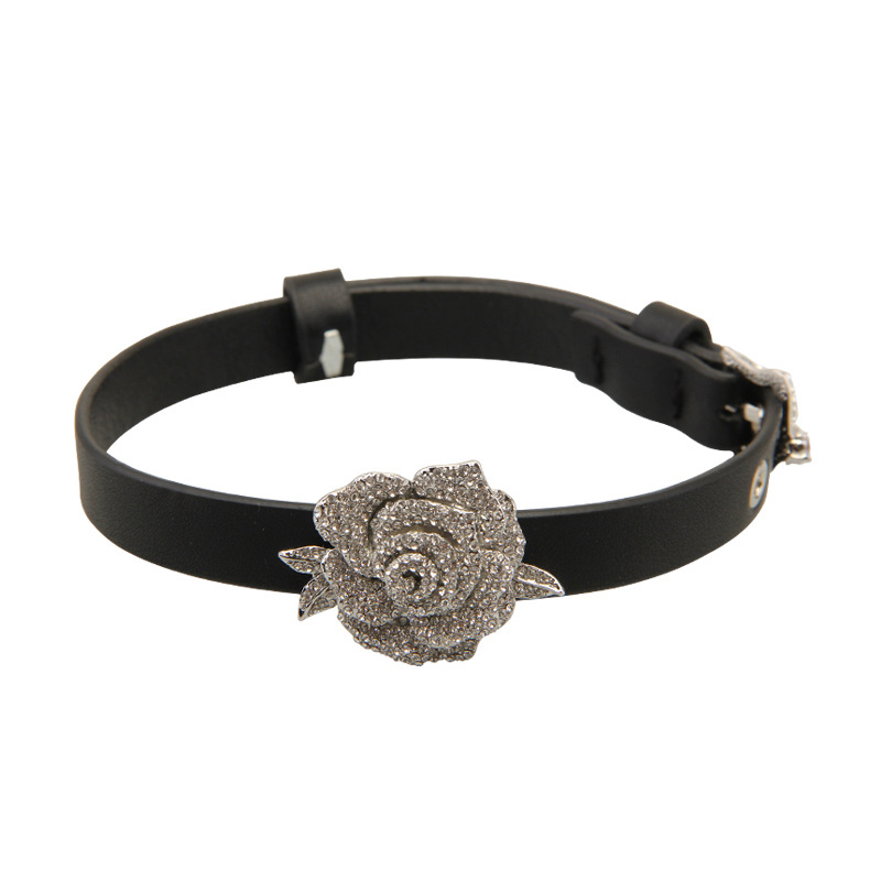 Picture of Korean Diamond Flower Belt Bracelet European and American Light Luxury Niche Design Sense Bracelet Personalized New Style Heavy Industry Bracelet for Women