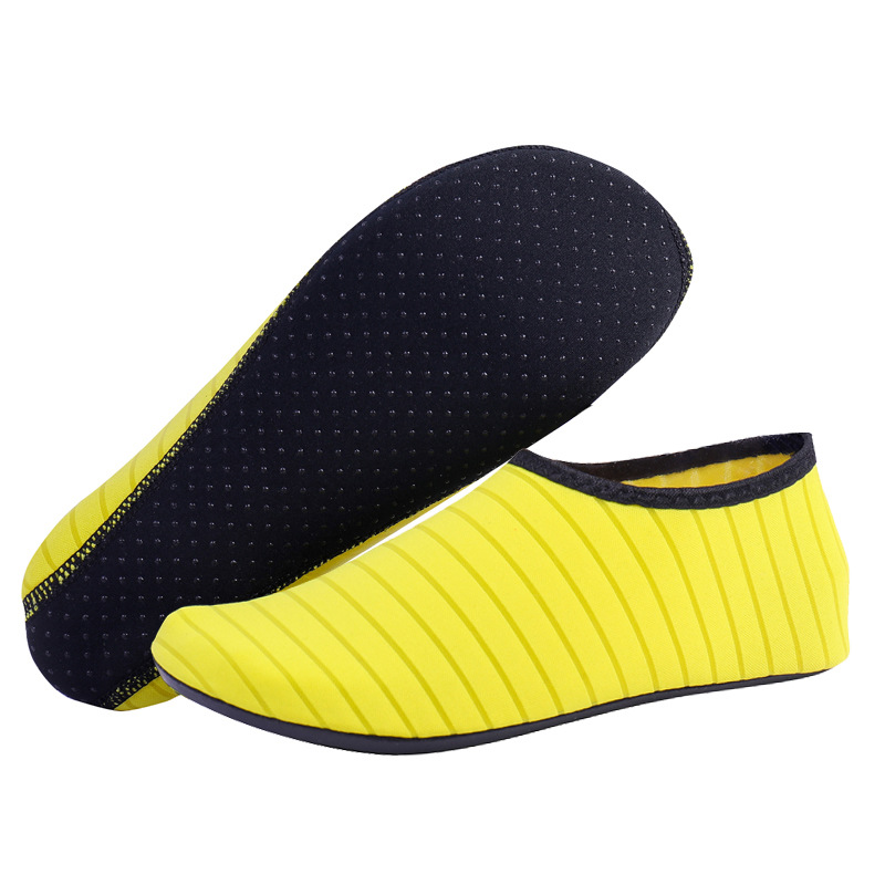 Picture of Beach shoes and socks men's and women's snorkeling shoes diving equipment beach socks non-slip quick-drying wading swimming shoes yoga shoes manufacturers