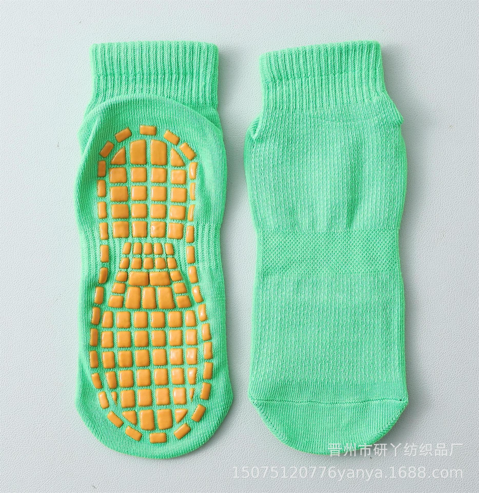 Picture of Factory wholesale trampoline socks dispensing non-slip socks floor socks children's playground early education adult yoga socks