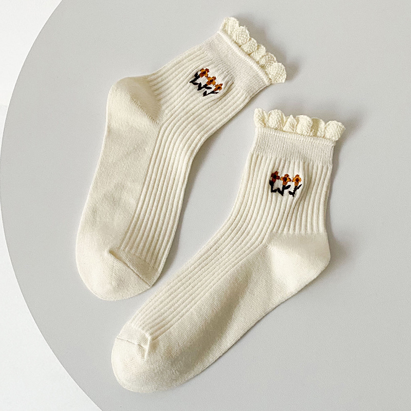Picture of Women's Socks for Autumn and Winter, Korean Hyuna Style Floral Mid-Calf Socks, Japanese Retro Artistic Lace Socks, Women's Ins-Style Slouch Socks