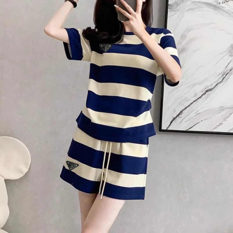 Picture of Japanese and Korean-style Sports Casual suit Women's Summer New Striped Short-sleeved T-shirt Shorts Small Two-piece Set