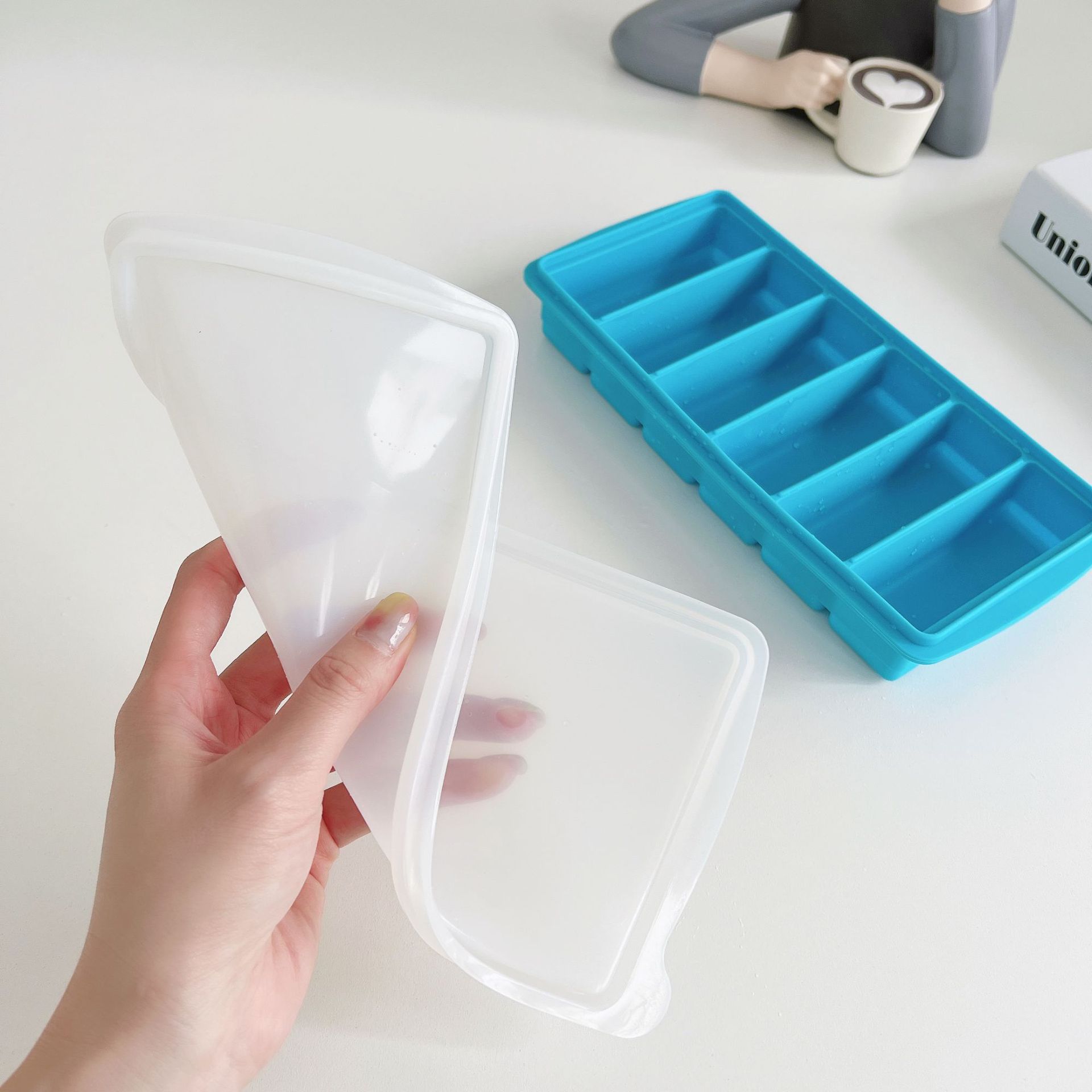 Picture of Summer Ice Cube Mold Silicone 6-grid Long Strip Ice Mold DIY Home Bar Edible Ice Cube Refrigerator Ice Maker