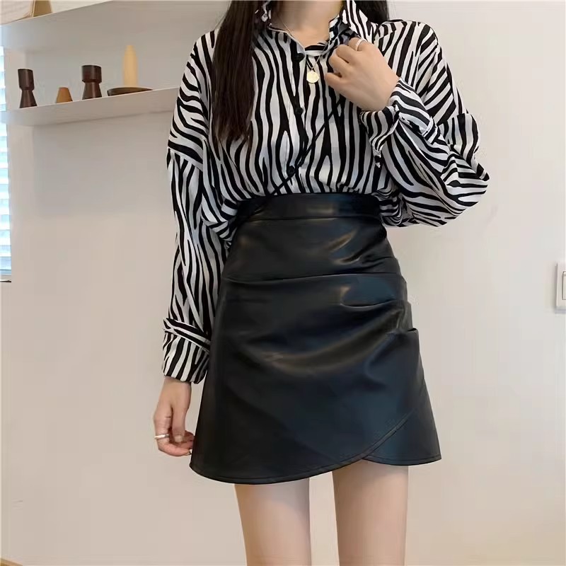 Black Small Leather Skirt Women's Autumn and Winter New High Waist Anti-slip Skirt plus size Pleated Irregular A- line Short Skirt