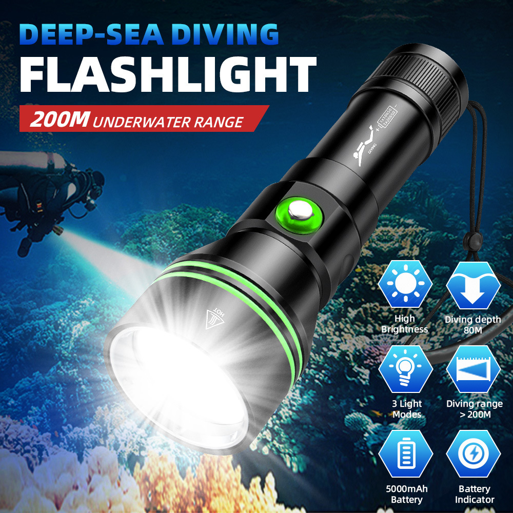 Cross-border new diving flashlight P70.2 strong light long shot to catch the sea night diving emergency underwater lighting LED flashlight