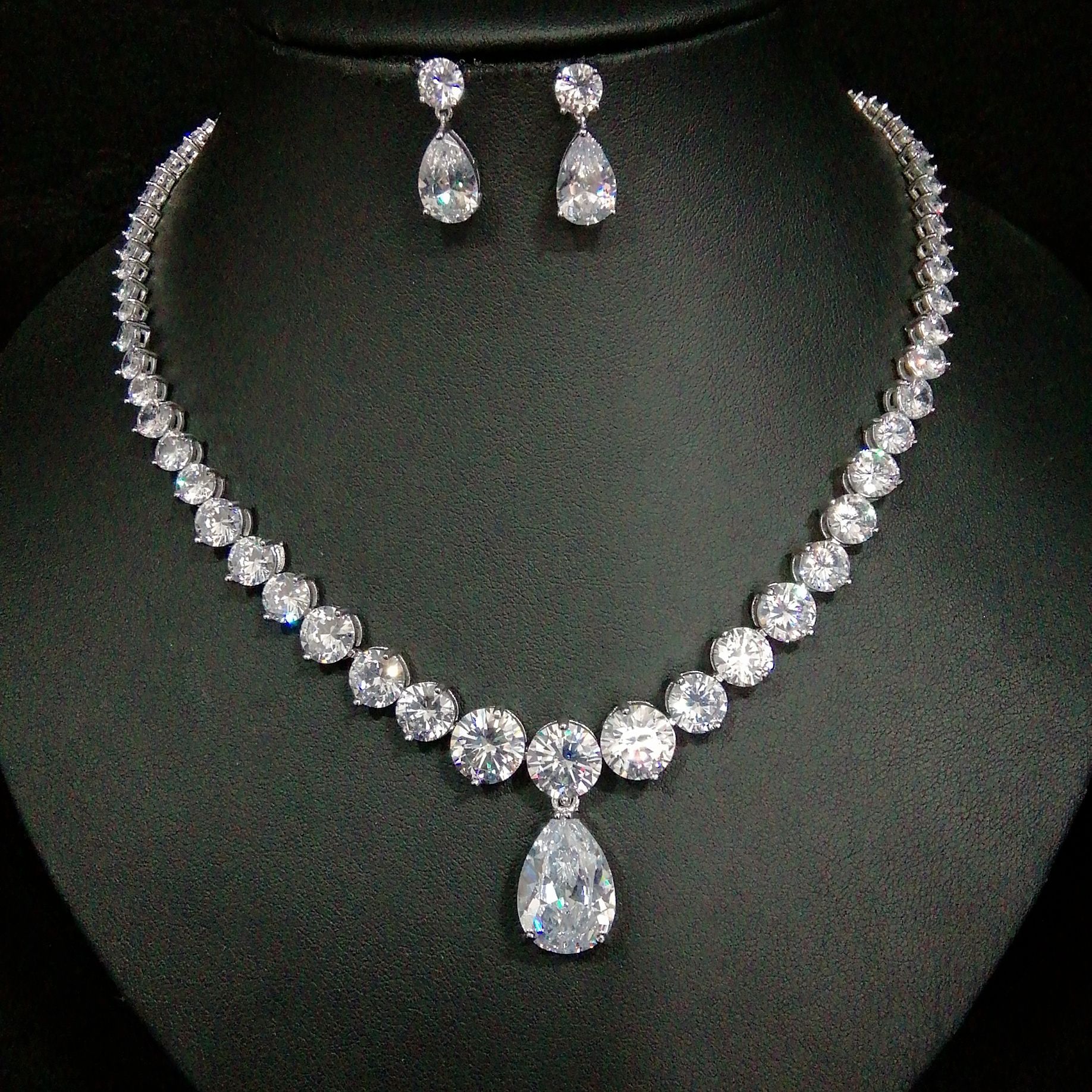 Europe and the United States cross-border explosions necklace water droplets zircon earrings suit bride jewelry birthday party banquet jewelry wholesale