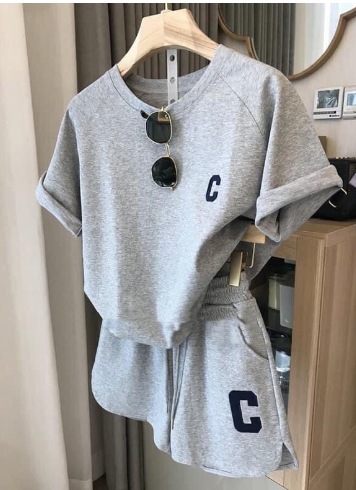 Picture of in stock Amazon Japanese-Korean Sports suit Women's Summer Thin Fish Scale Embroidered Loose plus size Short-sleeved Shorts Two-piece Set