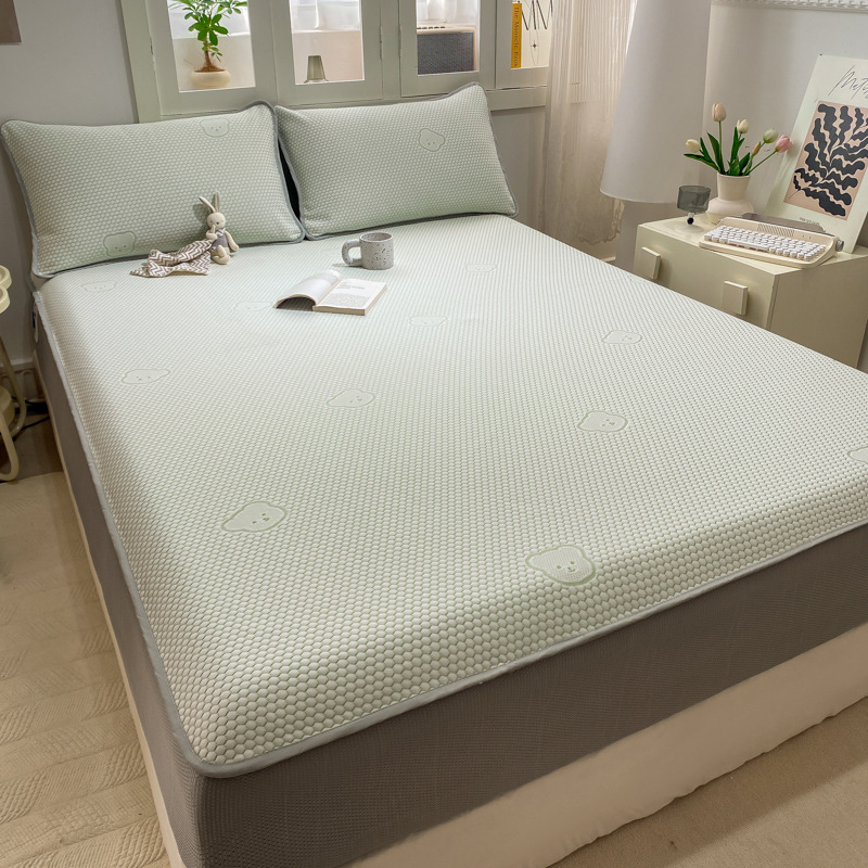Picture of Cool Ice bean summer mat three-piece bed cover summer air conditioning soft mat student dormitory single mat machine washable