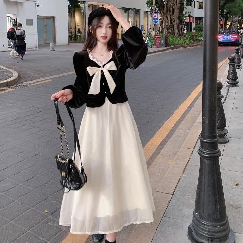 Elegant Super Fairy Bow Velvet dress 2024 Autumn and Winter Stitching Lace V-Neck Long Sleeve Slimming Long Skirt