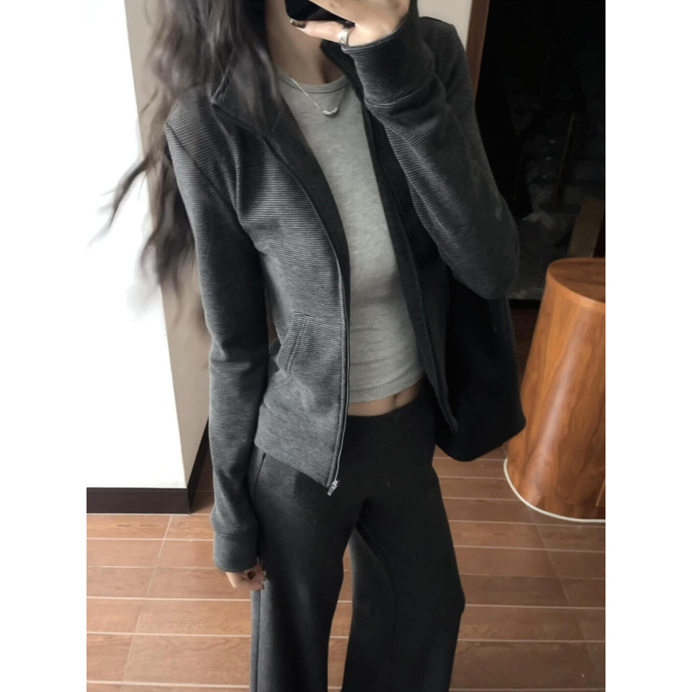 A complete set of ootd outfit Korean fashion casual sports striped cropped sweatshirt jacket slimming wide-leg pants suit