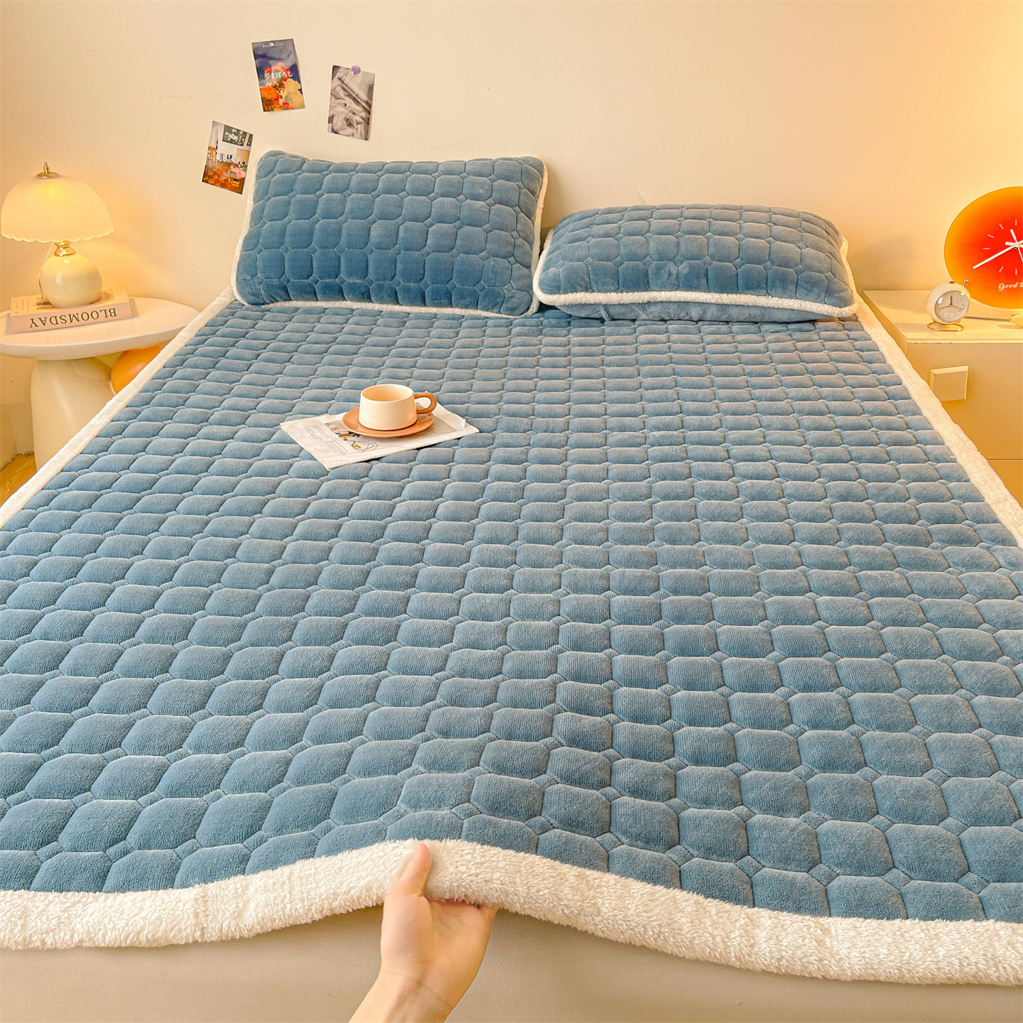 Picture of Class A maternal and child milk velvet mattress autumn and winter foldable washed anti-static home student dormitory bed cushion