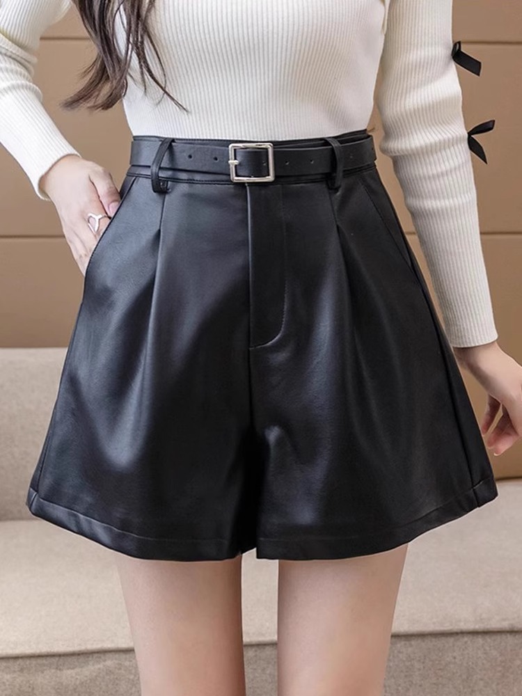 Black Leather Pants Shorts Women's 2024 New Autumn and Winter Casual A- Shaped Loose High Waist Design Sense Outwear Pants