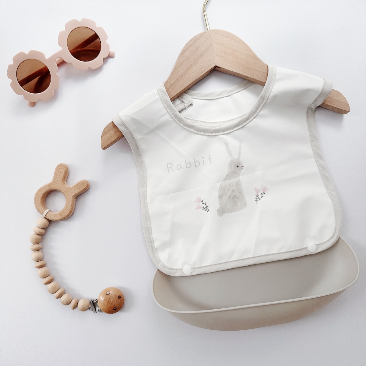 Picture of New Children's Silicone Bib Baby Meal Bag Baby Food Supplementary Food Bag Waterproof Anti-dirty Artifact PU Soft Bib