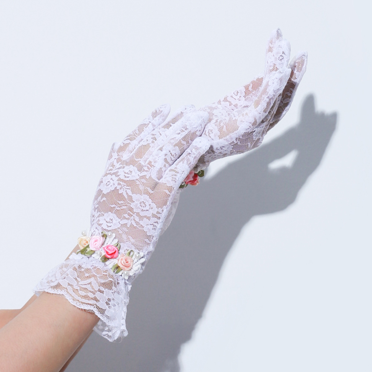 New Simple Thin Bridal Wedding Dress Gloves Elegant Wedding Travel Photography Lace Short Gloves
