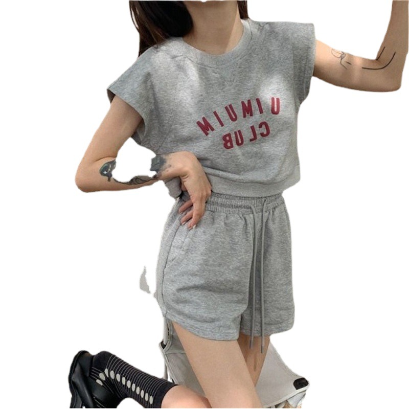 Leisure sports suit women's summer 2023 fried Street hot girl small tall women's T-shirt shorts two-piece suit