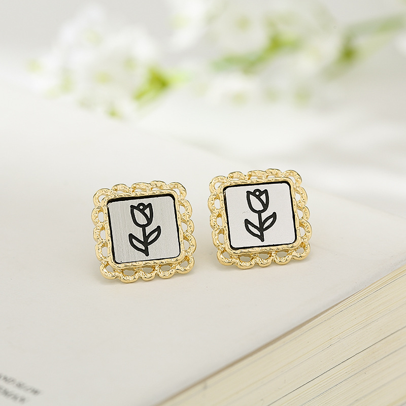 Picture of S925 Silver South Korea Dongdaemun Earrings French Retro All-match Niche Geometric Lace Tulip Earrings B563