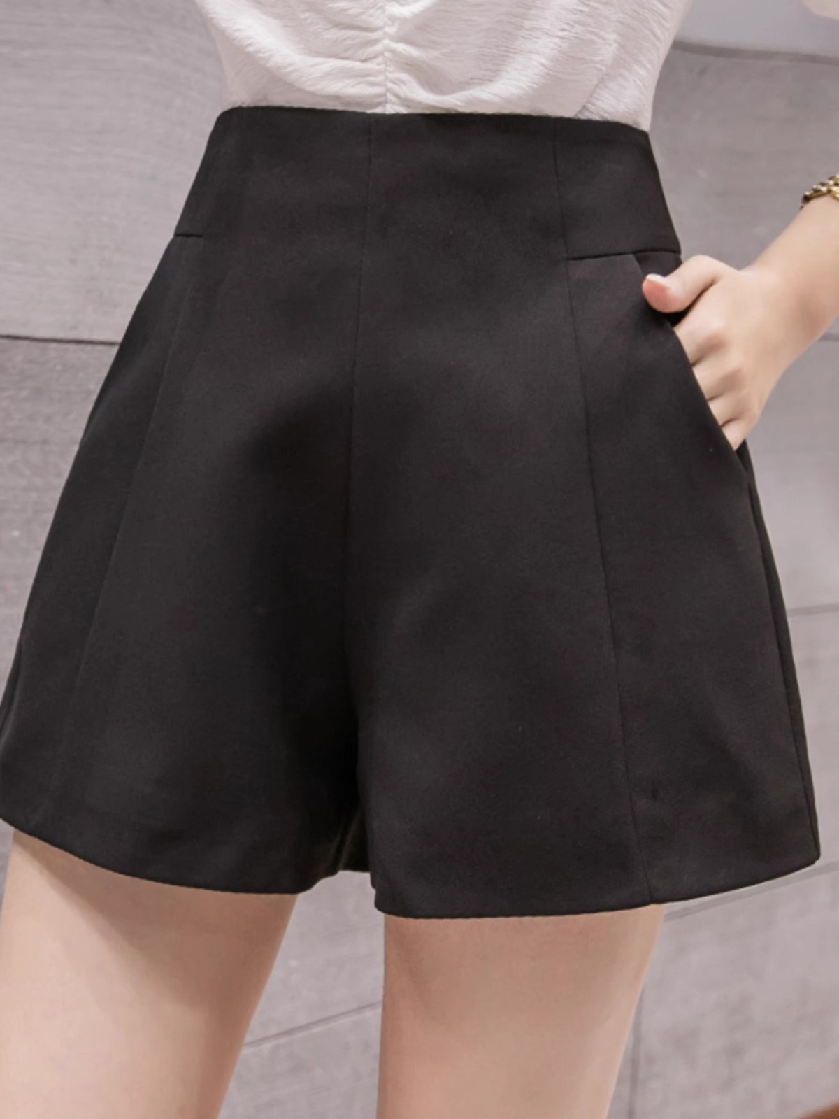 Shorts Women's Spring 2024 New High Waist Slimming Small A- shaped Pants Black Fashionable Loose Casual Wide-leg Pants