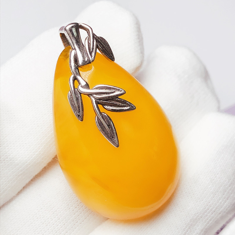 Picture of S925 Vintage Pendant Buckle Head Simple Inlaid Emerald Beeswax Necklace Buckle Link Buckle Fadeless Pendant Clip Buckle