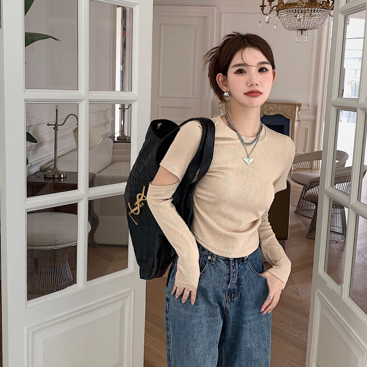 Fashionable Western style top for women 2023 spring niche design sense hot girl slim fit slimming long sleeve Hollow T-shirt