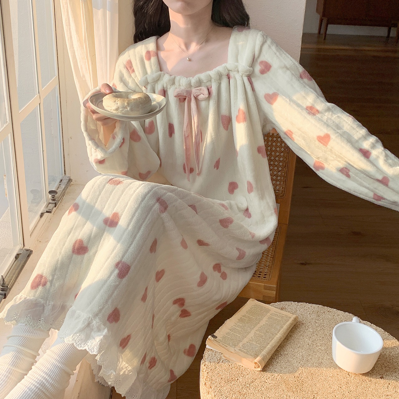Cross-border Live Broadcast Explosions Winter Long Sleeve Lace Thickened Plus Velvet Pajamas Women's Sweet College Style Home Clothes Women's Nightgown