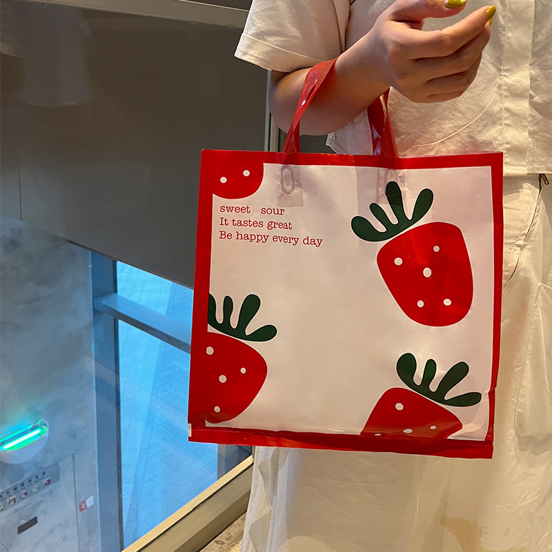 Strawberry clothing bag children's clothing women's handbag printable logo cute packaging shopping gift bag spot wholesale