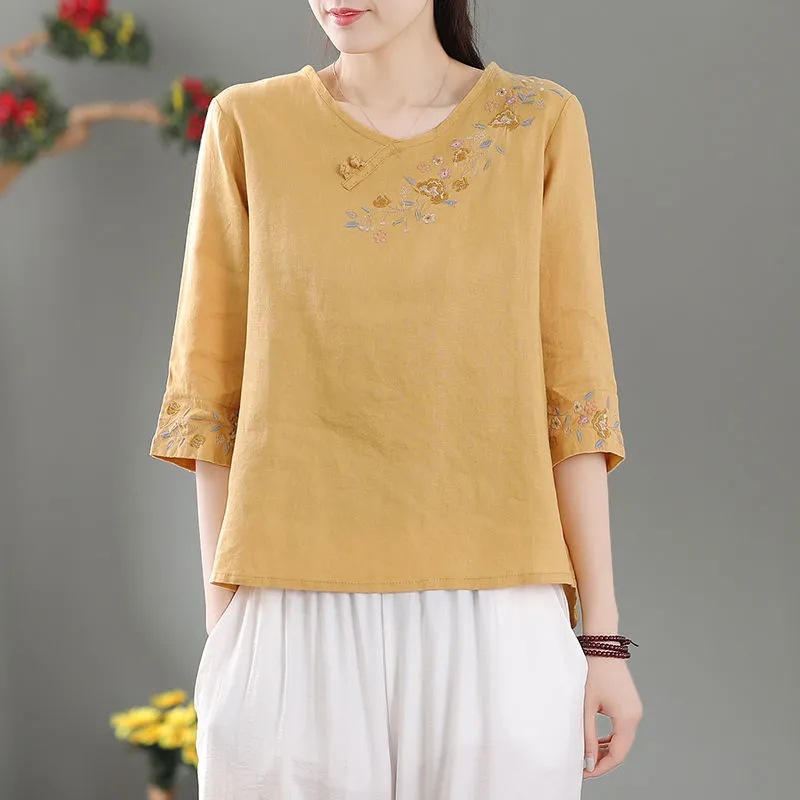 Picture of Vintage Cotton and Linen Embroidered Round Neck Half Sleeve T-shirt Shirt Women's Summer Artistic Loose Slimming Ethnic Style Top