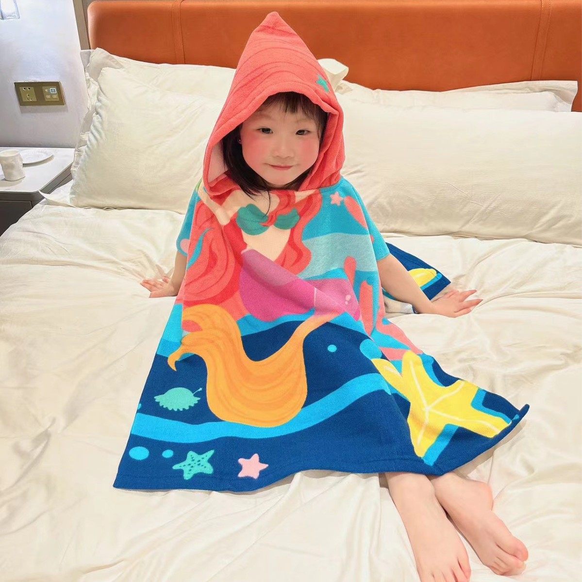 Picture of Cute Cartoon Children's Bath Towel Cloak Soft Skin-friendly Hair-free Bath Water Absorbent Quick-drying Wearing Baby Bath Towel