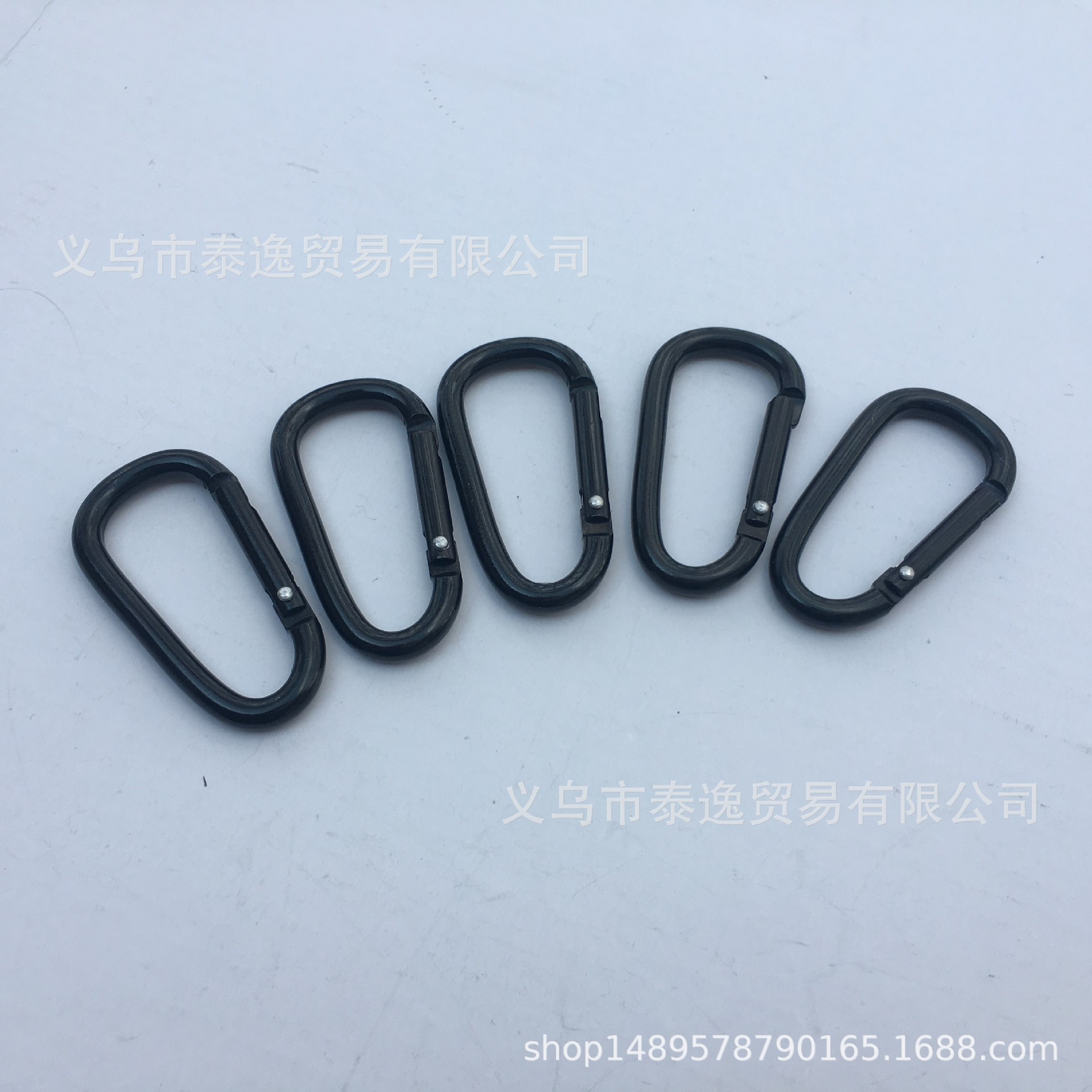 Manufacturer Supply High-quality No. 6 All-black Aluminum Alloy Carabiner Quick-hook Buckle Water Bottle Buckle Safety Pendant
