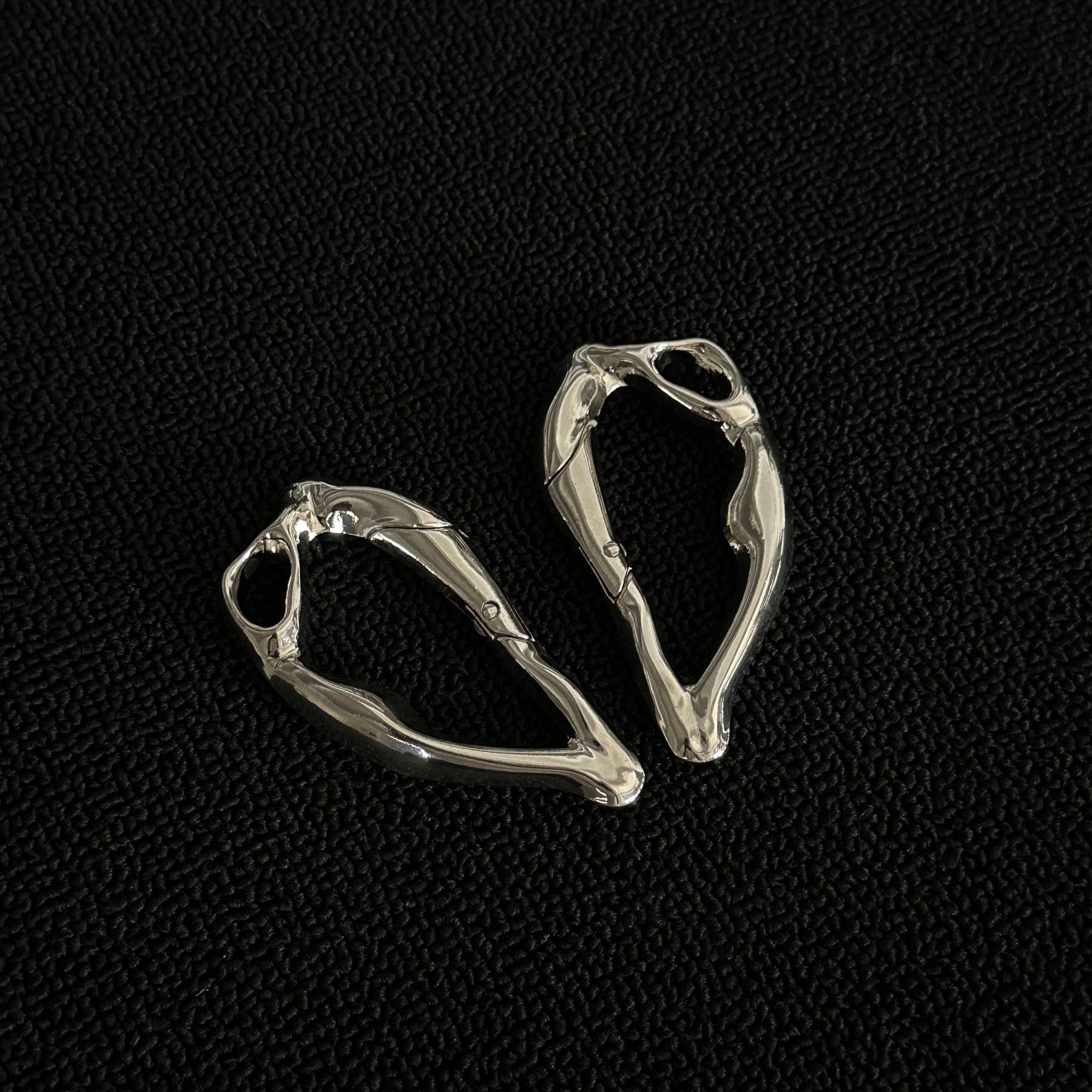Ainwos Cross-Border Special-Shaped Keychain Pendant High-End Zinc Alloy Bag Pendant Multi-Functional Accessories Wholesale