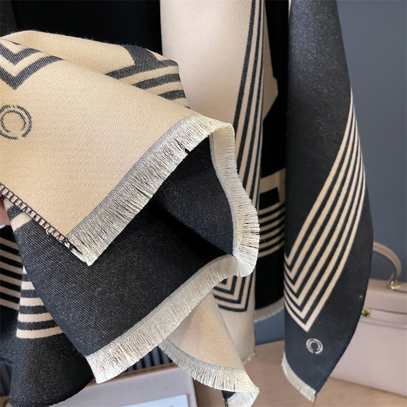 Picture of Autumn and Winter Women's Scarf Retro European and American Style Color-matching Warm Neck Imitation Cashmere Letter Double-sided Thickened Air Conditioning Shawl