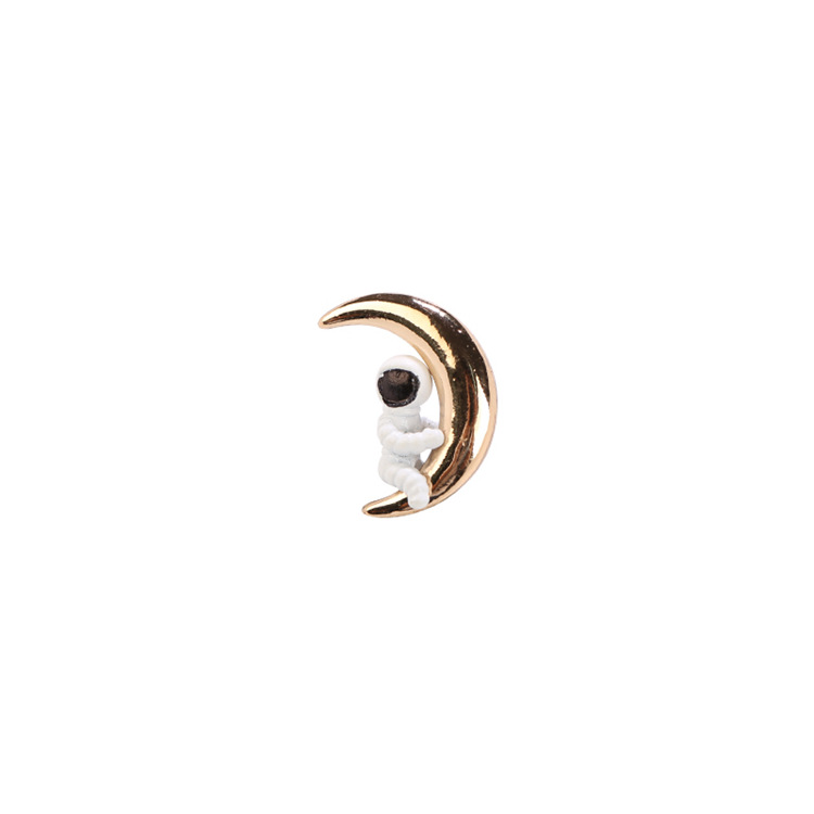 Picture of Popular Men's Suit Brooch Jewelry Retro Relief Badge Business Formal Collar Pin Wedding Groom Suit Decoration