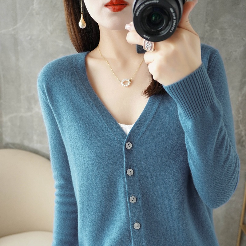 Picture of Cardigan Coat Women's Knitted Base Shirt V-Neck Long Sleeve Spring and Autumn 2025 New Style Outer Sweater Women's Korean Style
