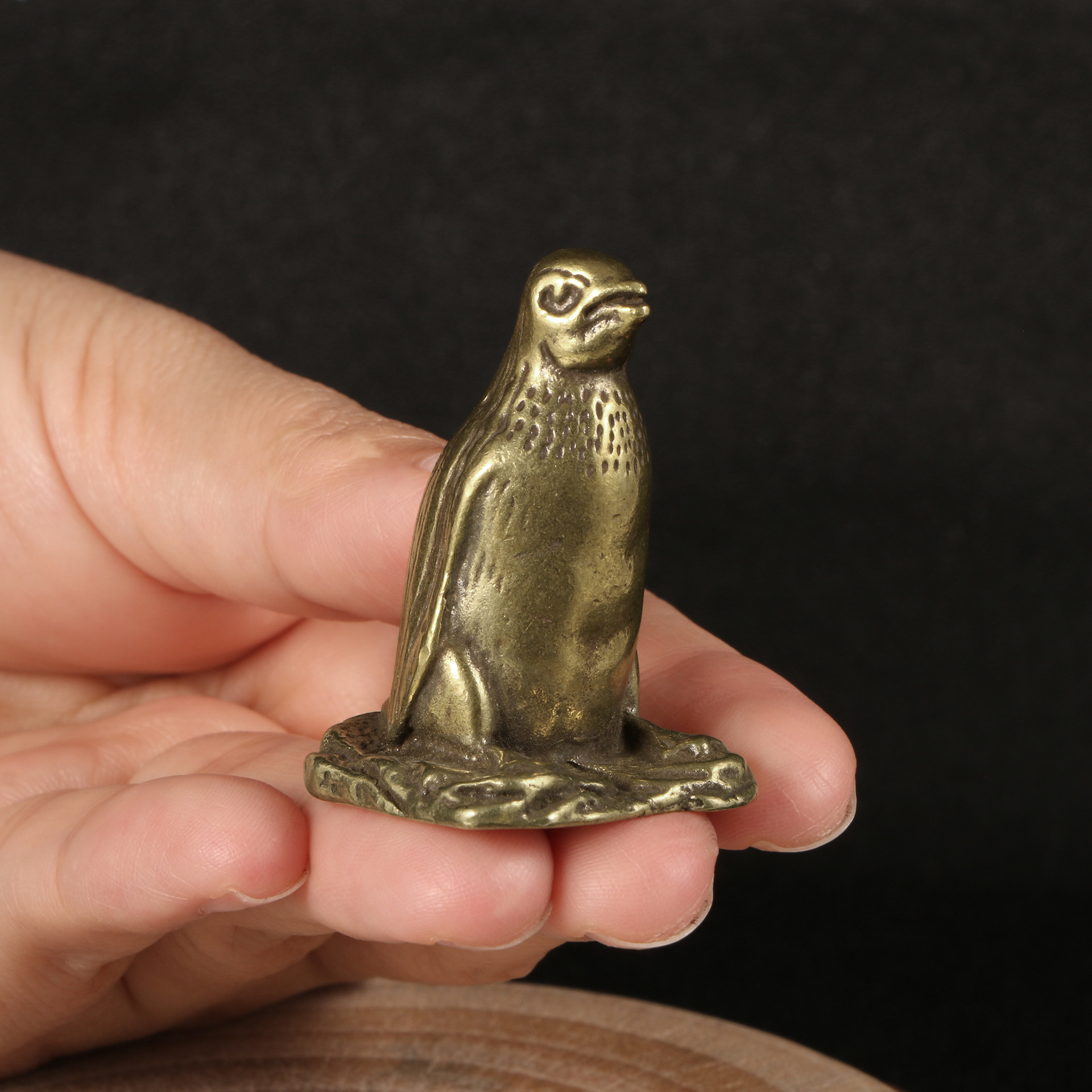 New cute little penguin brass pot lid holder Japanese tea ceremony special parts tea art set rack animal decoration pet
