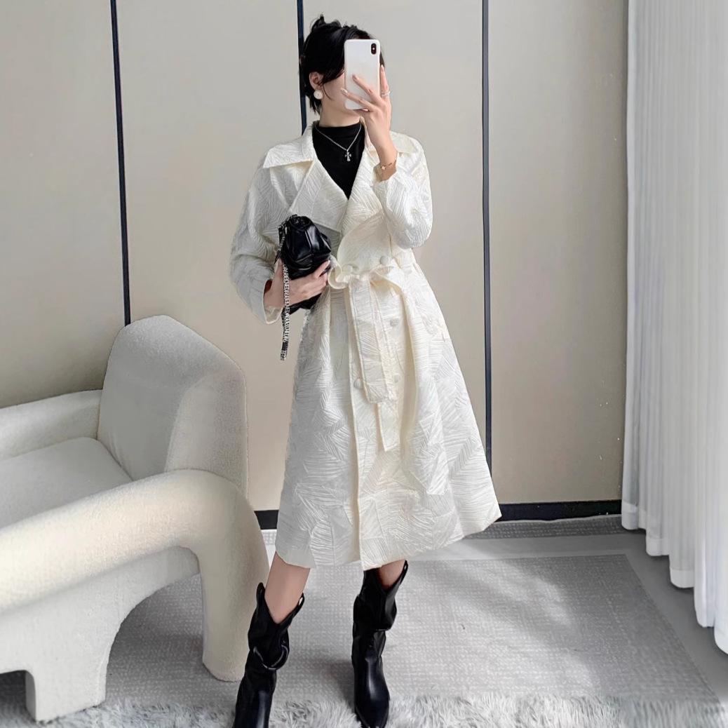 Picture of Elegant windbreaker coat women's 2024 autumn new noble fashion temperament single-breasted lace-up long coat