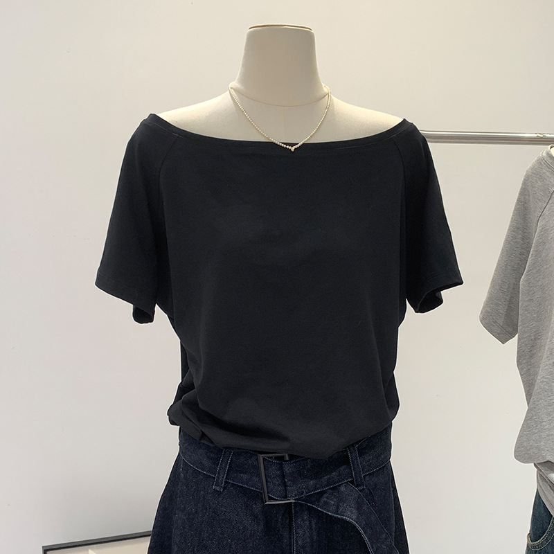 Manufacturer's Spot Star's Same Style One-Line Collar Slanted Shoulder Short-Sleeved T-Shirt for Women Summer New Style Lazy Style High-End Top for Women
