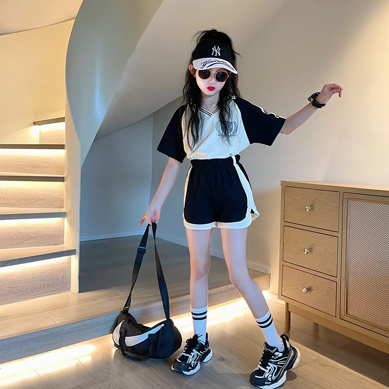 Girls' Casual suit Summer New Online Celebrity Fried Street Summer Dress Girls' Short-sleeved Shorts Big Kids Sports Two-piece Fashionable Set