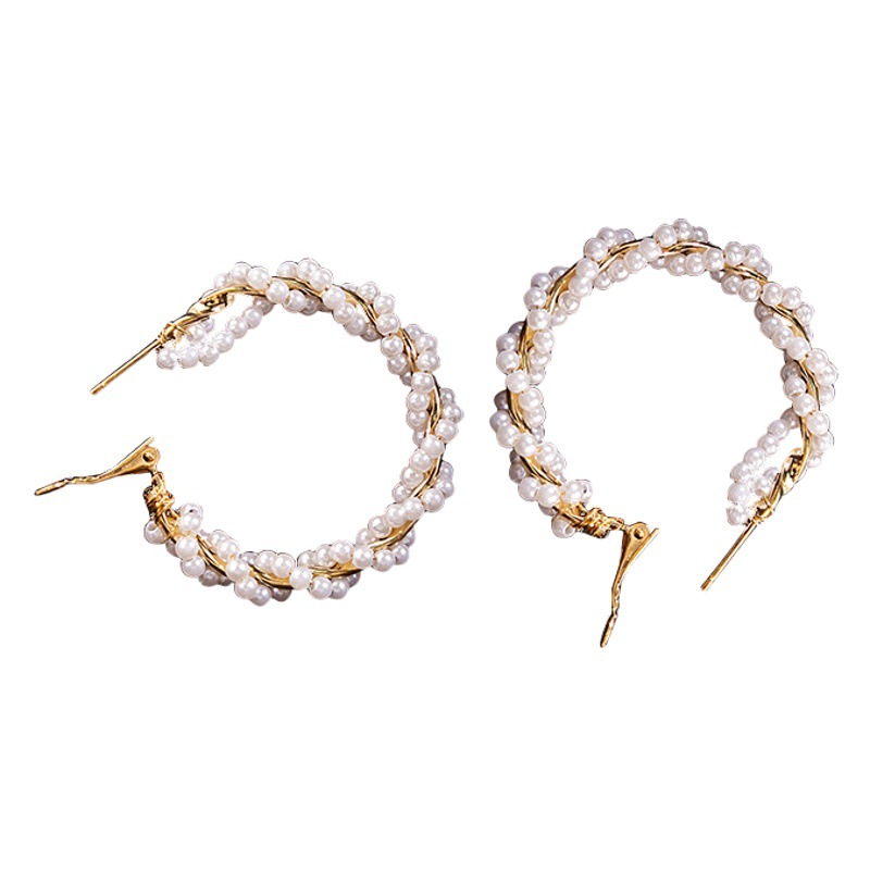 Geometric coil pearl earrings exaggerated temperament high-end earrings Joker light luxury fashion beaded earrings wholesale