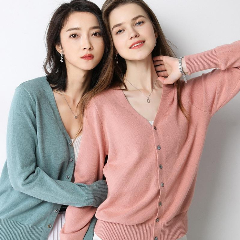 2 023 autumn and winter New Korean fashion foreign style bottoming V-neck sweater cardigan sweater women