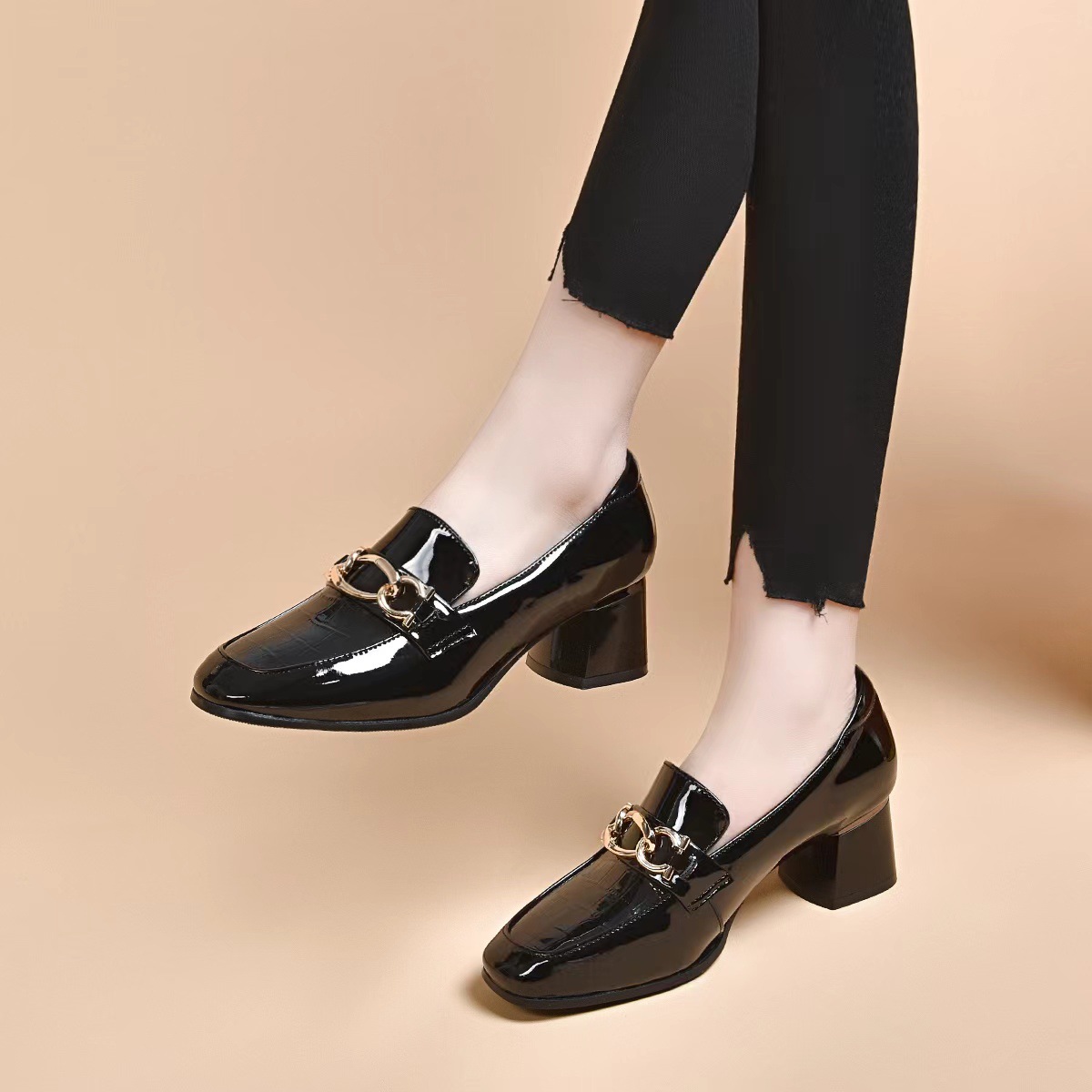 High Heels Women's 2024 Spring New British Style Round-toe Thick Heel Work Shoes Bull Patent Leather Slip-on Mid-heel Leather Shoes