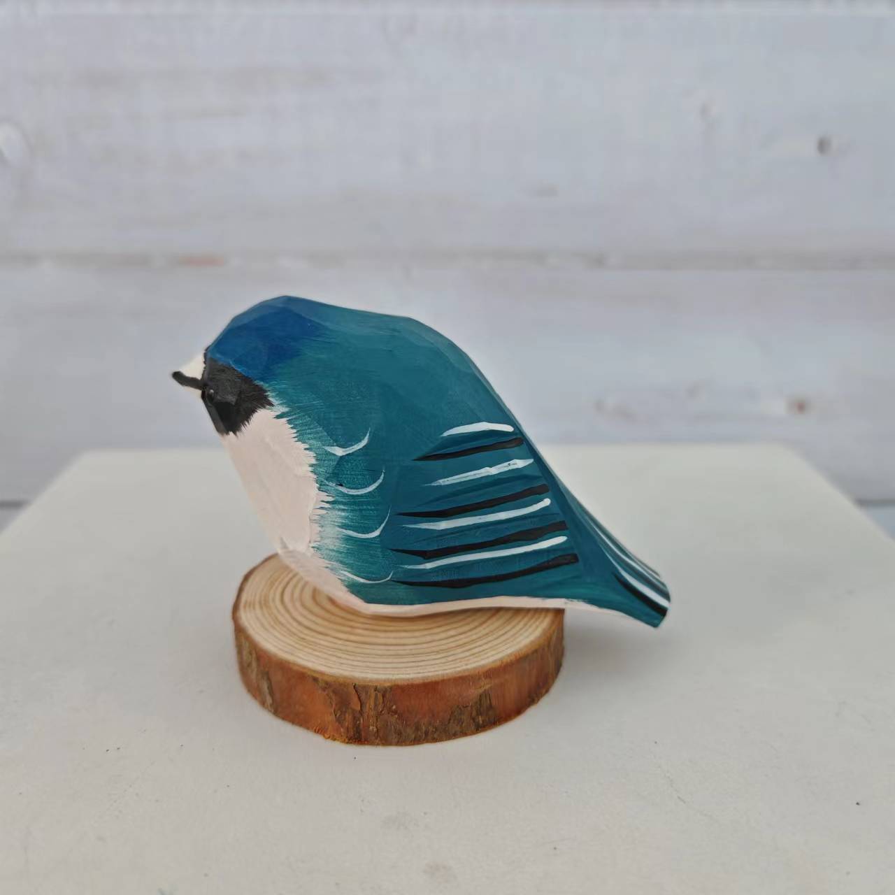 Picture of Bird Wood Carved Ornaments Cute Children's Toys Birthday Gift Hand Carved Colored Healing Desktop Ornaments Animals