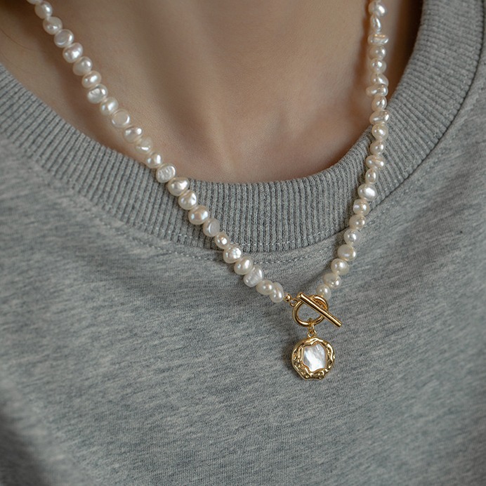 Picture of Natural Pearl Autumn and Winter Fashion Baroque Woolen Chain Women's Light Luxury All-match Elegant High-end Necklace Clavicle Chain