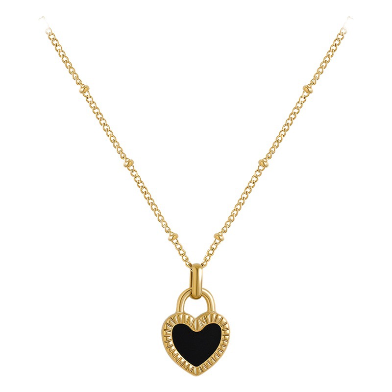 Double-Sided Black Peach Heart Necklace Women's Niche Design Accessible Luxury 2024 New Necklace Accessories Pendant Clavicle Chain